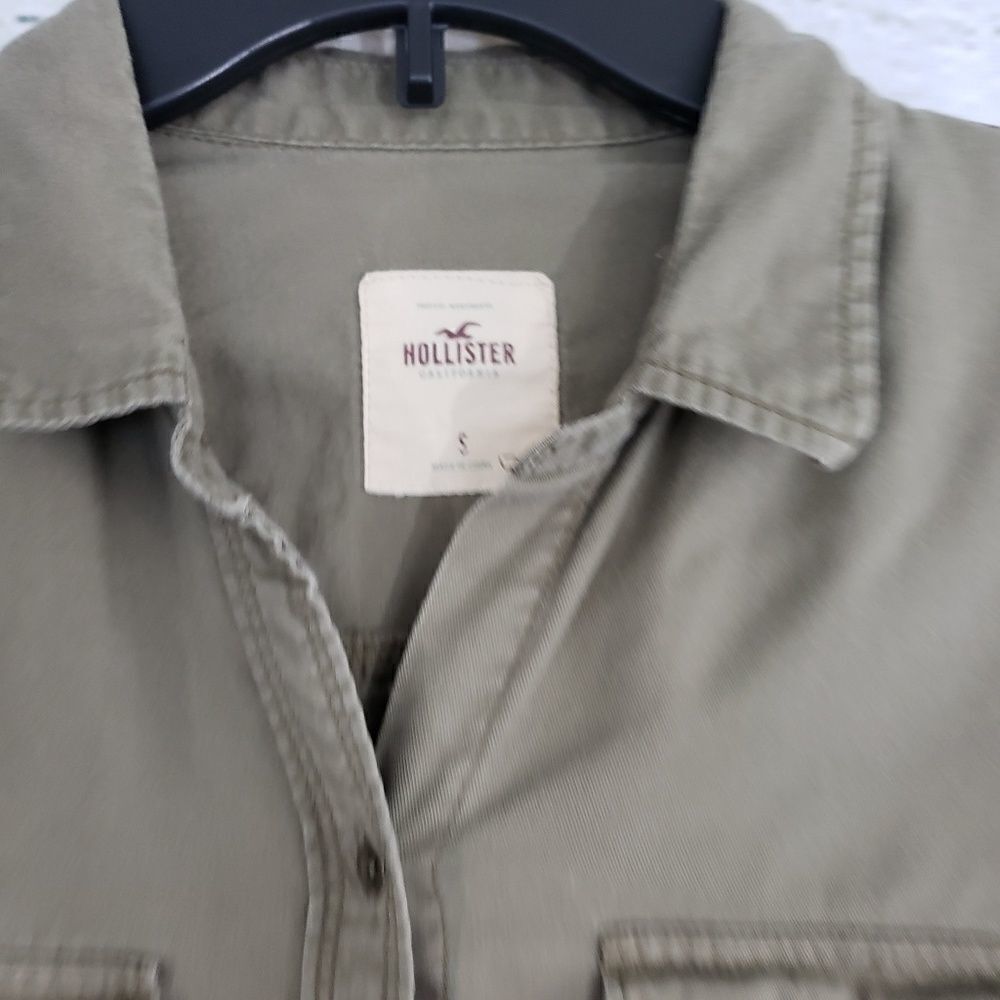 Hollister Green Size Small Long Sleeve Collared Military Olive Button Up Shirt - Picture 2 of 6